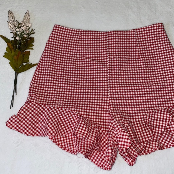 Zara Pants - Zara red & white gingham shorts w/ ruffle bottom